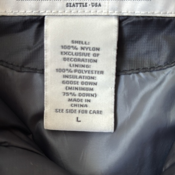 EUC Puffer Vest Eddie Bauer Size Large - Picture 4 of 8